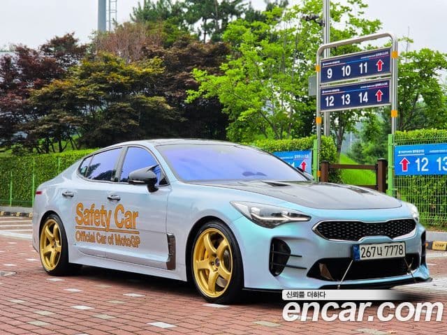 Kia Stinger 2018 — фото 20 из 20