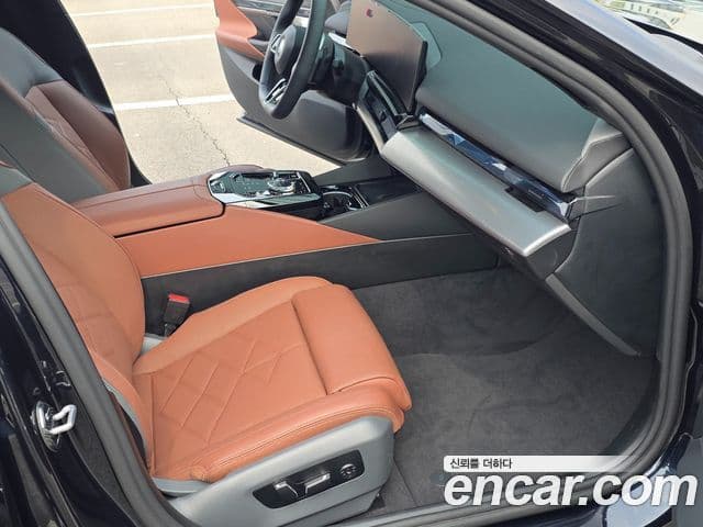 BMW 5 Series 2025 — Şəkil 8/20