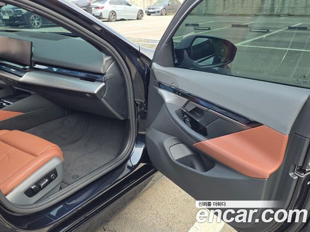 BMW 5 Series 2025 — Şəkil 10/20