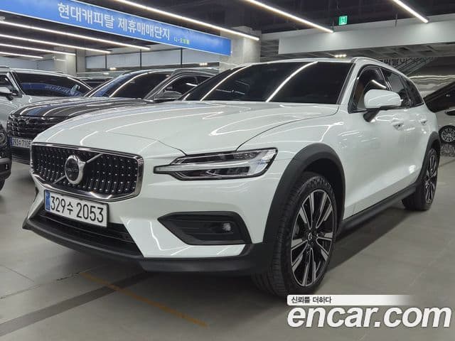Volvo V60 Cross Country 2023 — ფოტო 2/20