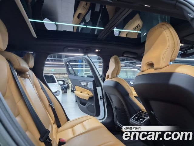 Volvo V60 Cross Country 2023 — ფოტო 8/20
