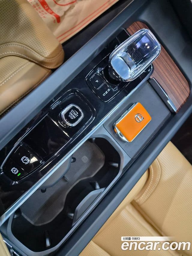 Volvo V60 Cross Country 2023 — ფოტო 17/20