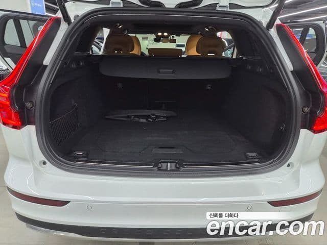 Volvo V60 Cross Country 2023 — ფოტო 20/20