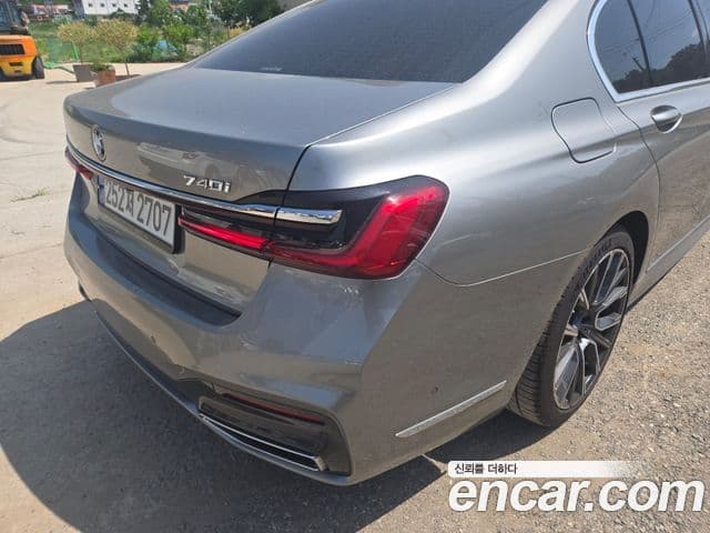 BMW 7 Series 2022 — ფოტო 7/20
