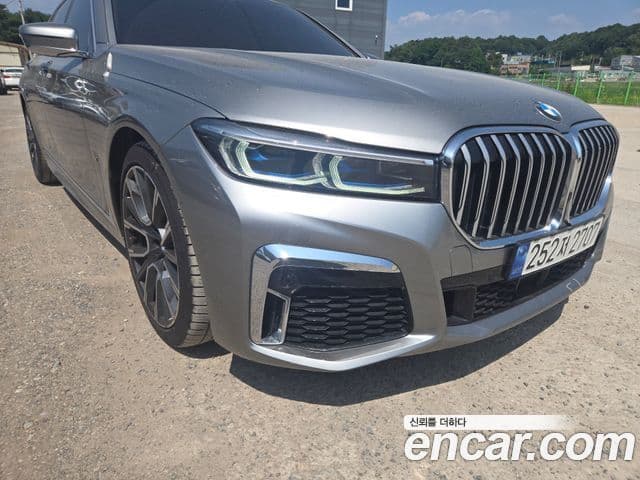 BMW 7 Series 2022 — ფოტო 11/20