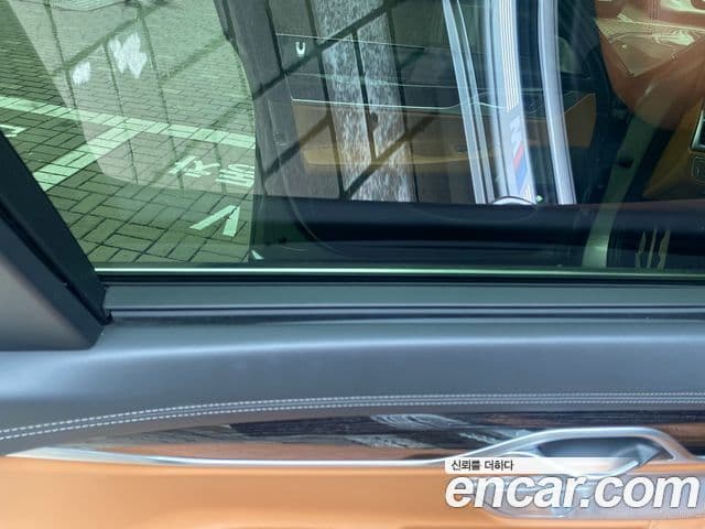 BMW 7 Series 2022 — ფოტო 18/20