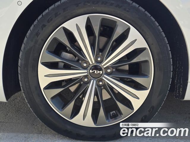 Kia K8 2023 — ფოტო 7/20