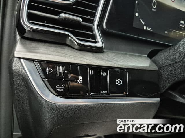 Kia Sportage 2022 — ფოტო 18/20
