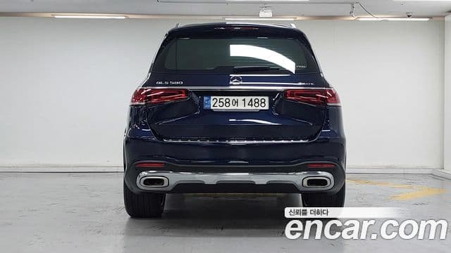 Mercedes-Benz GLS-Class 2021 — Photo 11/20