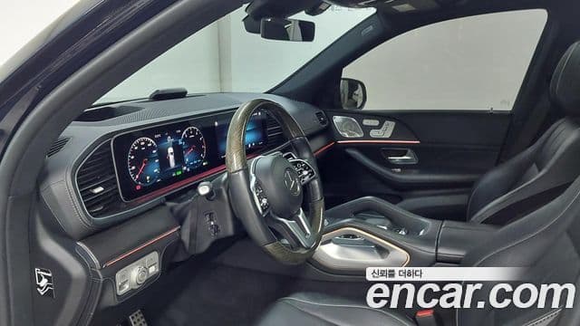 Mercedes-Benz GLS-Class 2021 — Photo 10/20