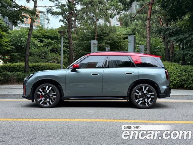 Mini Cooper S Countryman 2024 — ფოტო 17/19