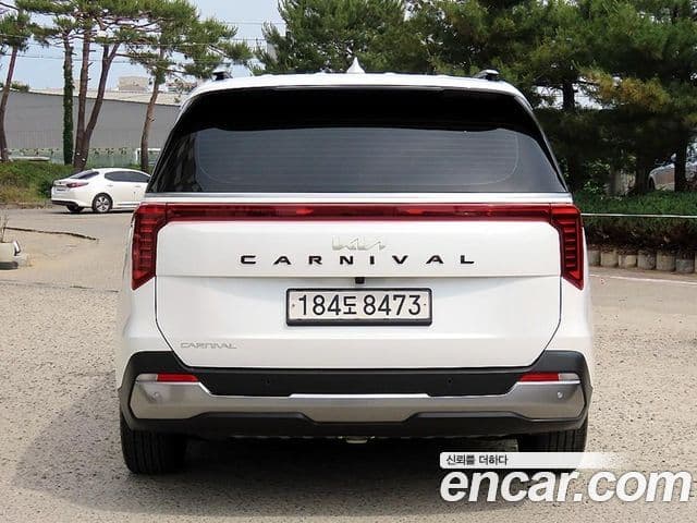 Kia Carnival 2023 — Фото 3/20