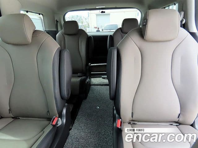 Kia Carnival 2023 — Фото 10/20