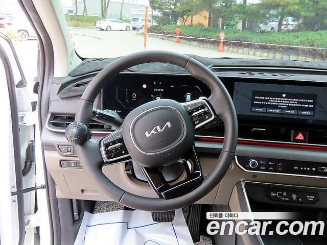 Kia Carnival 2023 — Фото 7/20