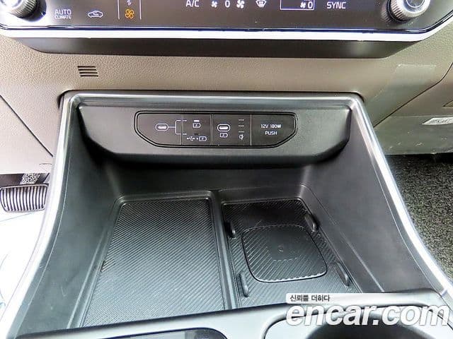 Kia Carnival 2023 — Фото 15/20