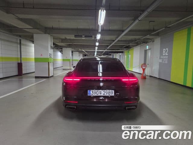 Porsche Panamera 2018 — Photo 20/20