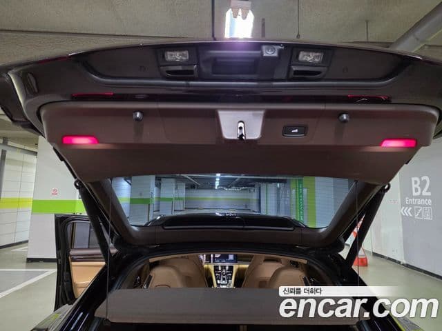 Porsche Panamera 2018 — Photo 12/20