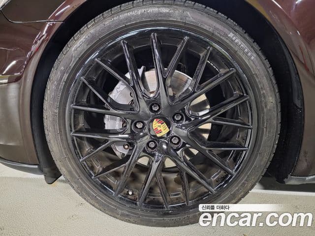 Porsche Panamera 2018 — Photo 19/20