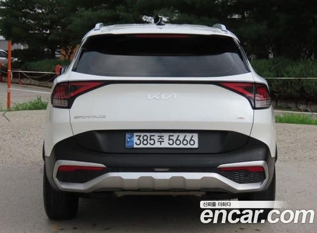 Kia Sportage 2022 — ფოტო 3/20