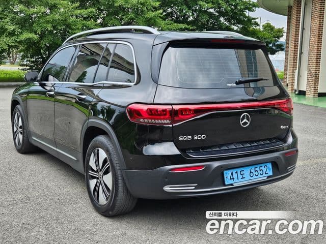 Mercedes-Benz EQB 2024 — ფოტო 5/20