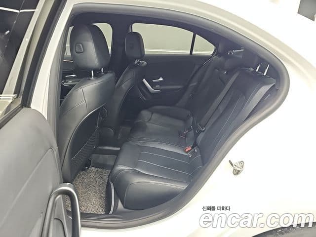 Mercedes-Benz A-Class 2022 — Şəkil 18/19
