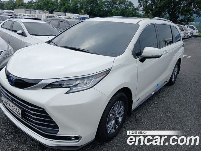 Toyota Sienna 2021 — ფოტო 3/12