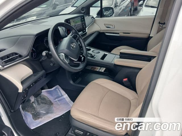 Toyota Sienna 2021 — ფოტო 7/12
