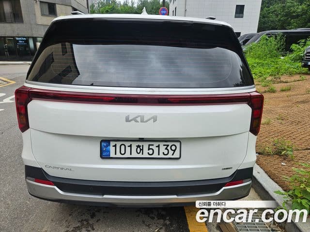 Kia Carnival 2024 — Şəkil 2/14