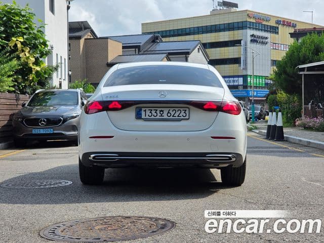 Mercedes-Benz E-Class 2025 — ფოტო 4/17
