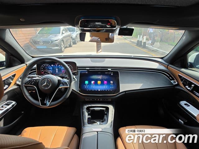 Mercedes-Benz E-Class 2025 — ფოტო 10/17