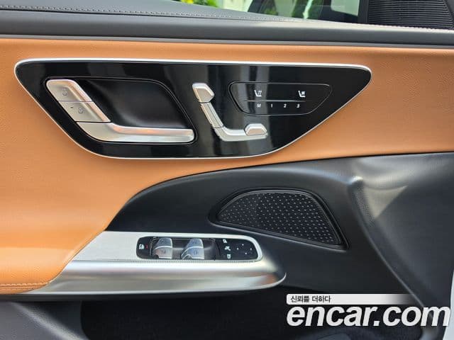 Mercedes-Benz E-Class 2025 — ფოტო 8/17