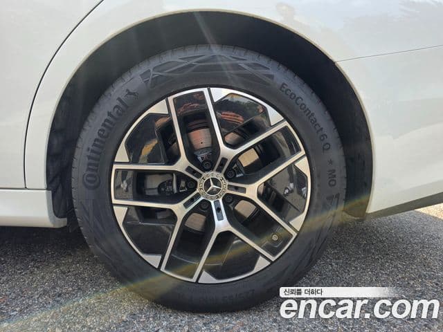 Mercedes-Benz E-Class 2025 — ფოტო 17/17