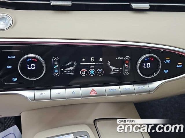 Genesis GV70 2021 — Şəkil 8/18