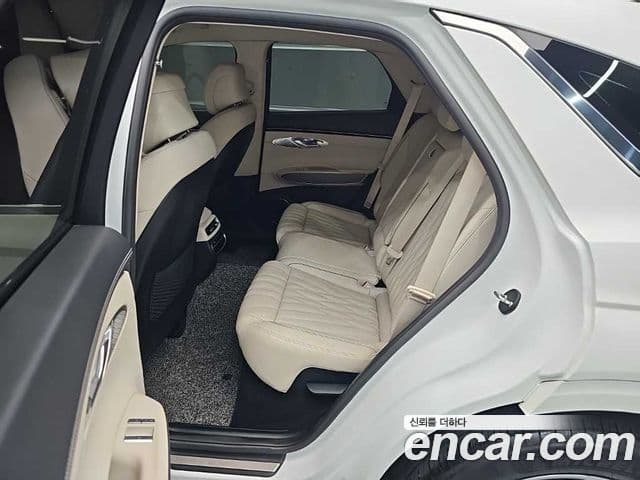 Genesis GV70 2021 — Şəkil 11/18