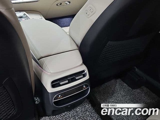 Genesis GV70 2021 — Şəkil 12/18