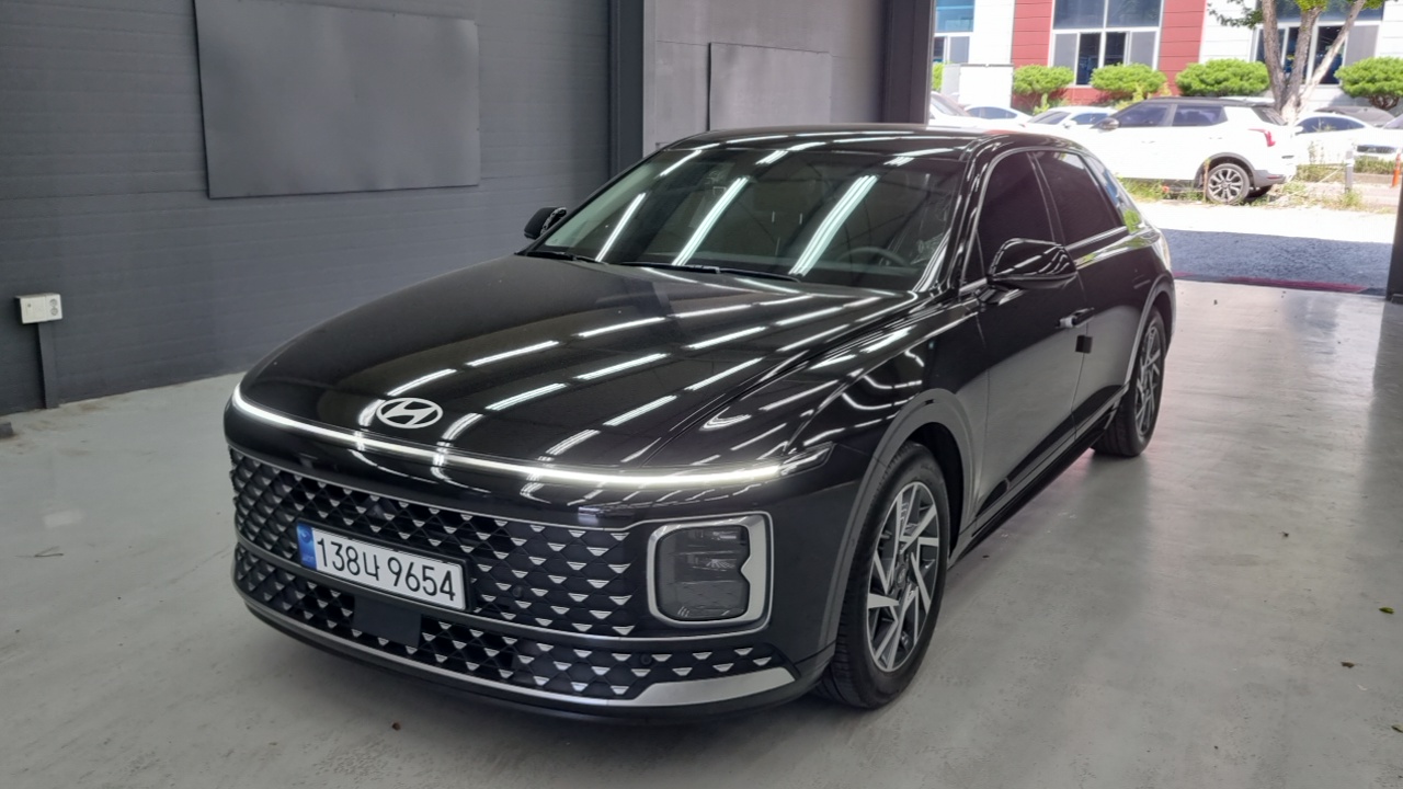 Hyundai Grandeur 2023 — ფოტო 18/18