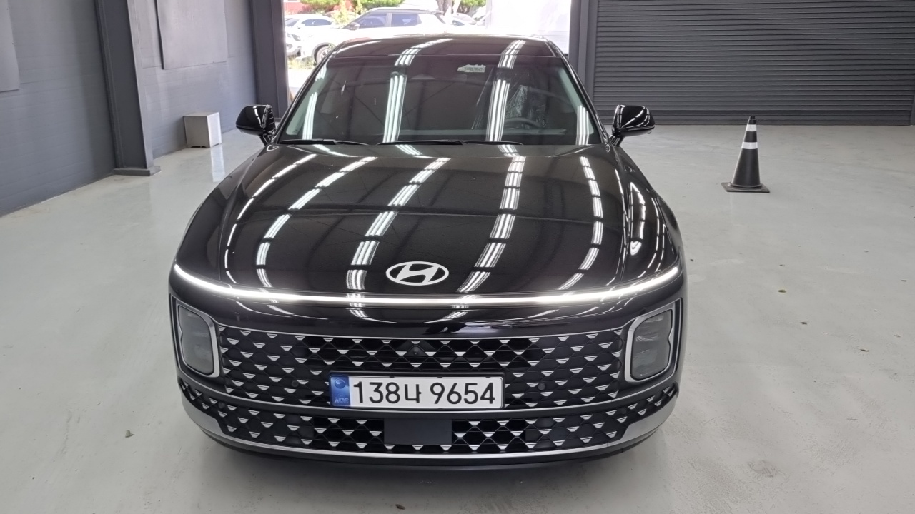 Hyundai Grandeur 2023 — ფოტო 2/18