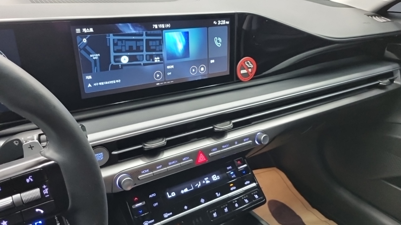 Hyundai Grandeur 2023 — ფოტო 13/18
