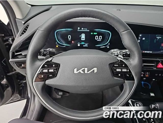 Kia Niro 2022 — ფოტო 7/18
