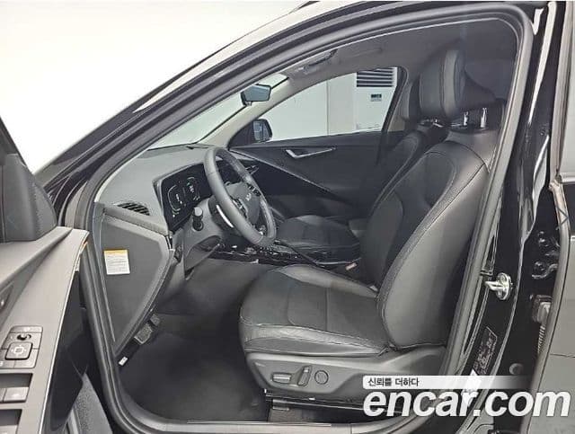 Kia Niro 2022 — ფოტო 9/18