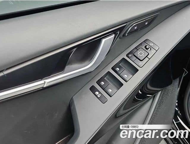Kia Niro 2022 — ფოტო 15/18