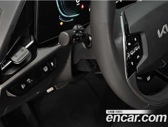 Kia Niro 2022 — ფოტო 16/18