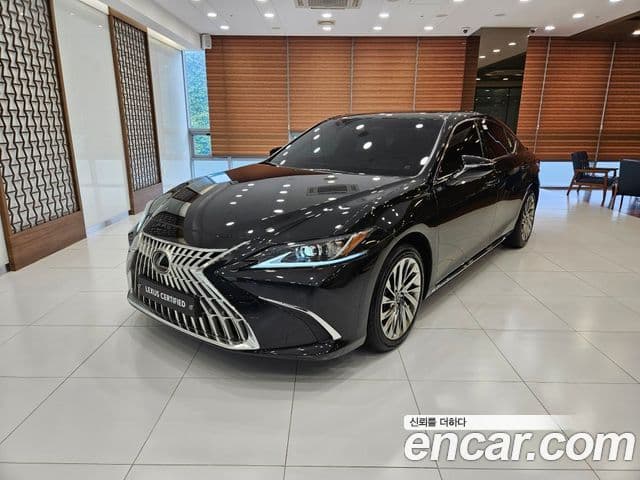 Lexus ES300h 2025 — Şəkil 9/15