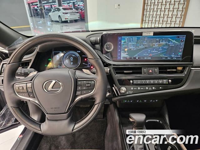 Lexus ES300h 2025 — Şəkil 14/15