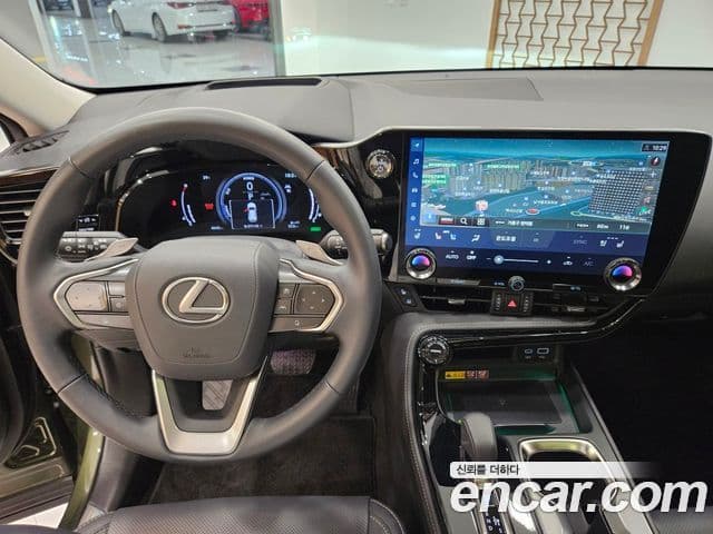 Lexus NX350h 2025 — ფოტო 8/15