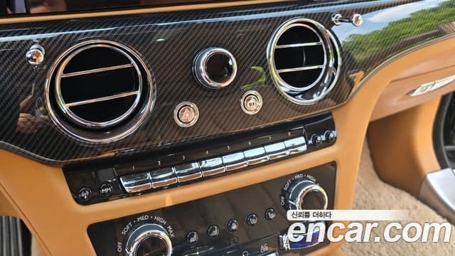 Rolls-Royce Ghost 2021 — Фото 11/15