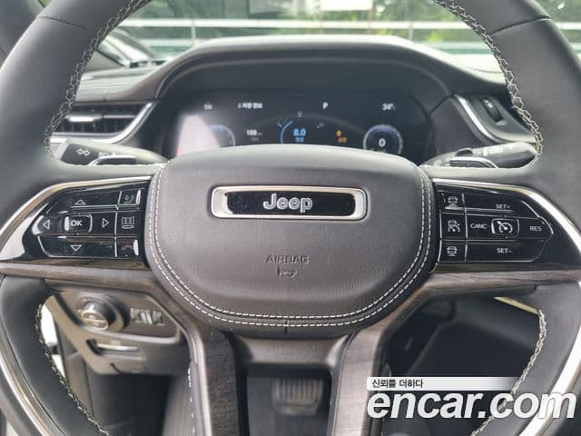 Jeep Grand Cherokee 2023 — Şəkil 7/20