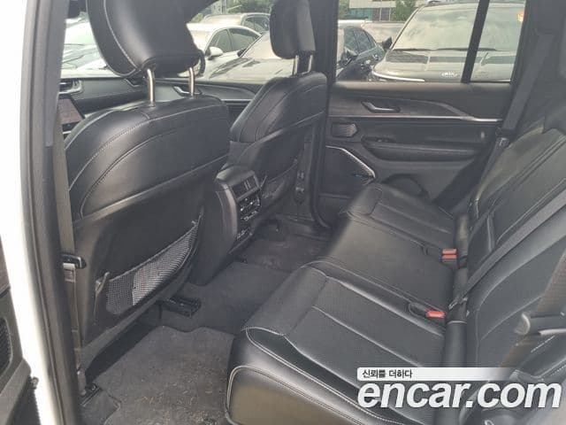 Jeep Grand Cherokee 2023 — Şəkil 13/20