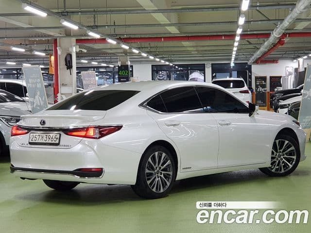 Lexus ES300h 2020 — Şəkil 2/20