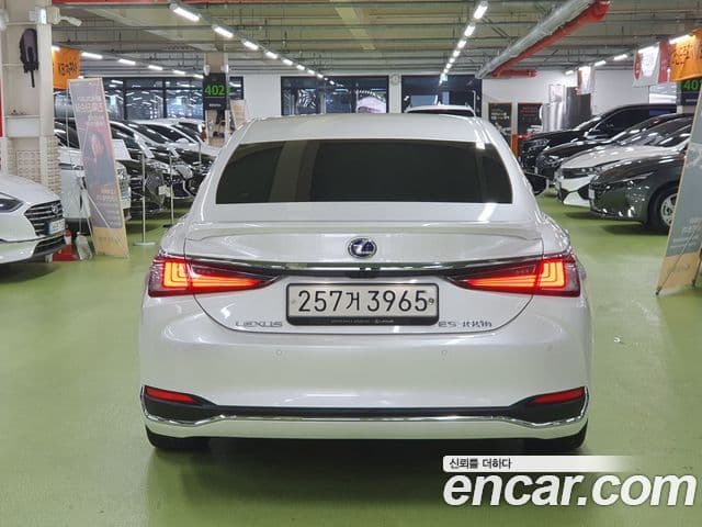 Lexus ES300h 2020 — Şəkil 4/20